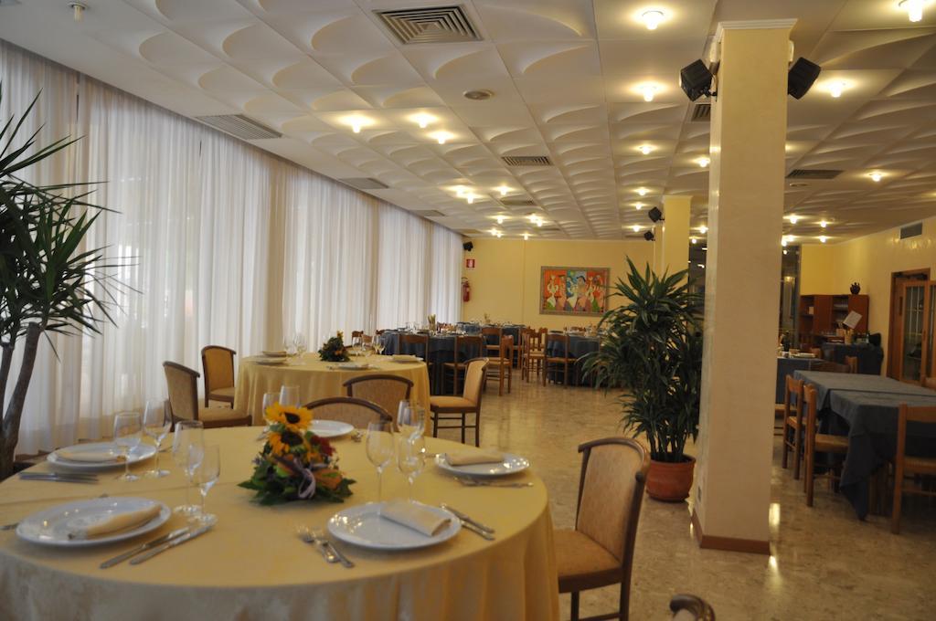 Hotel Terme Di San Vittore Genga  Exteriör bild