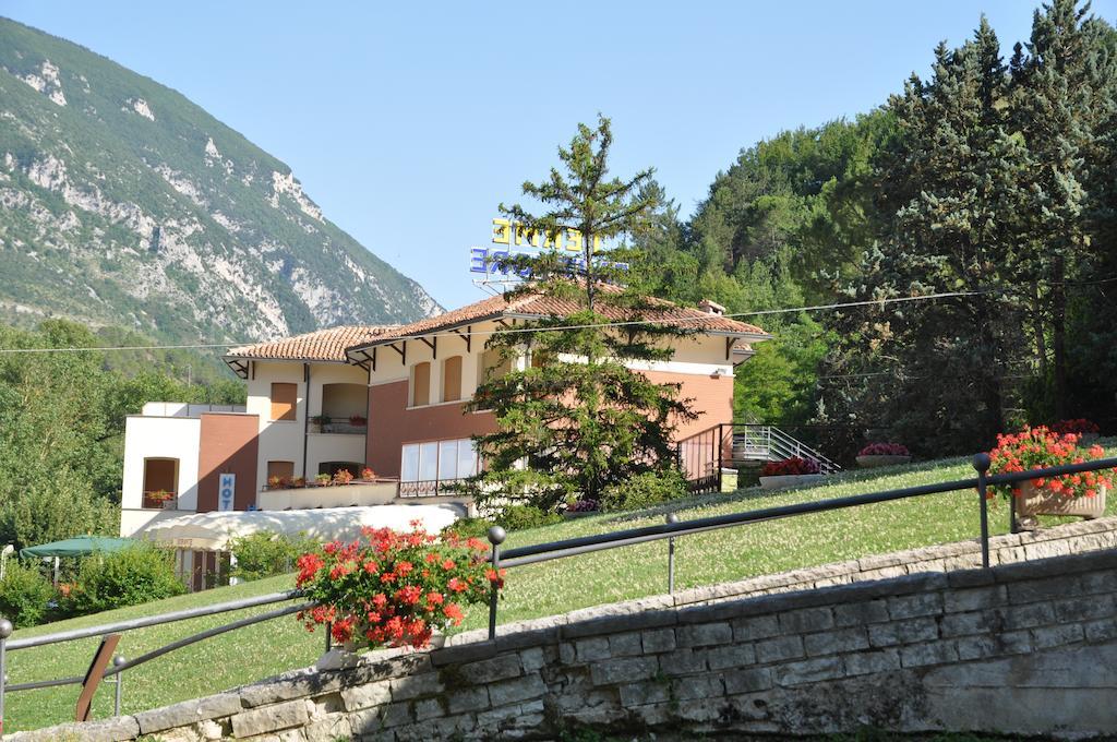 Hotel Terme Di San Vittore Genga  Exteriör bild