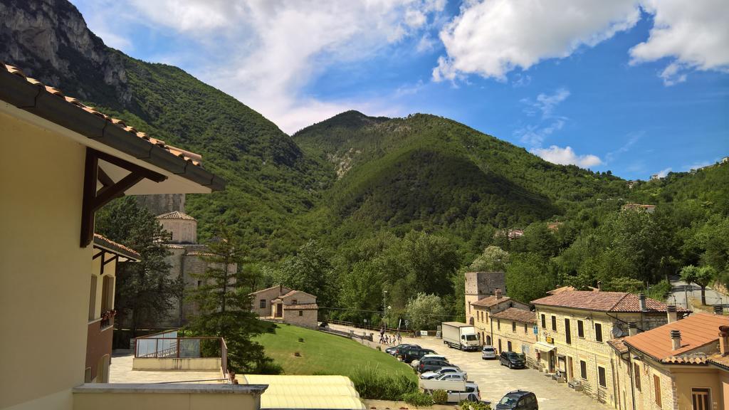 Hotel Terme Di San Vittore Genga  Exteriör bild
