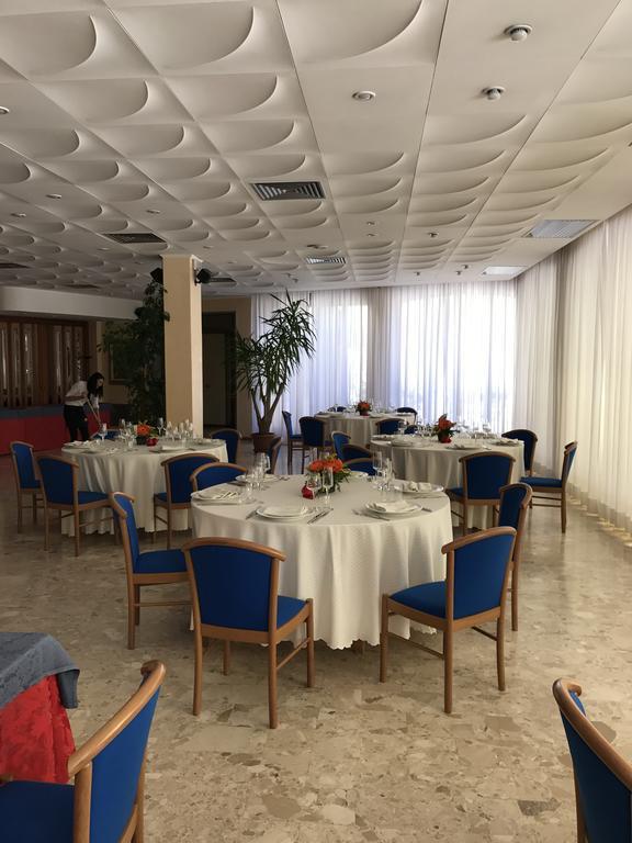 Hotel Terme Di San Vittore Genga  Exteriör bild