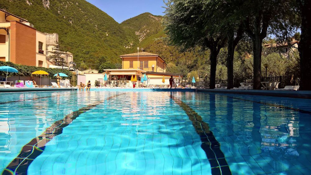 Hotel Terme Di San Vittore Genga  Exteriör bild